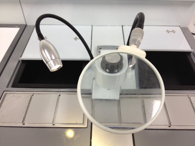 TN1550 Tissue Embedding Station Magnifying Glass TN1550 Tissue Embedding Station Magnifying Glass