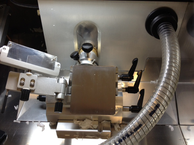 Semi-Automatic Cryostat Vacuum TN2085 Vacuum